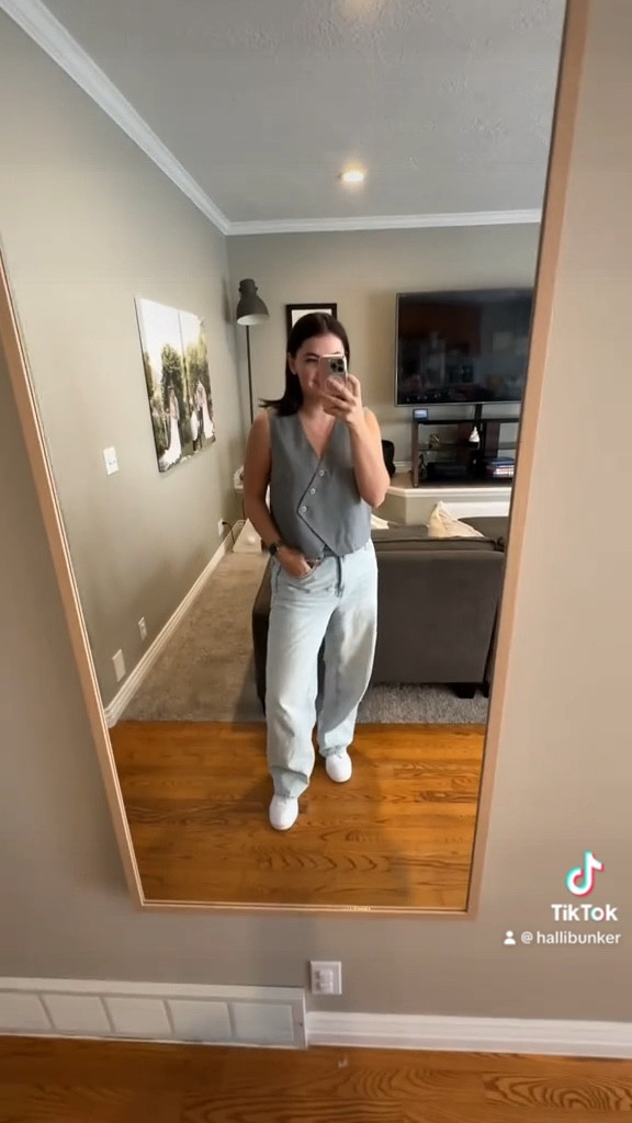 OOTD from today’s TikTok! Headed to the mall for a mom’s day! 🛍️

#LTKMostLoved #LTKfindsunder50 #LTKVideo