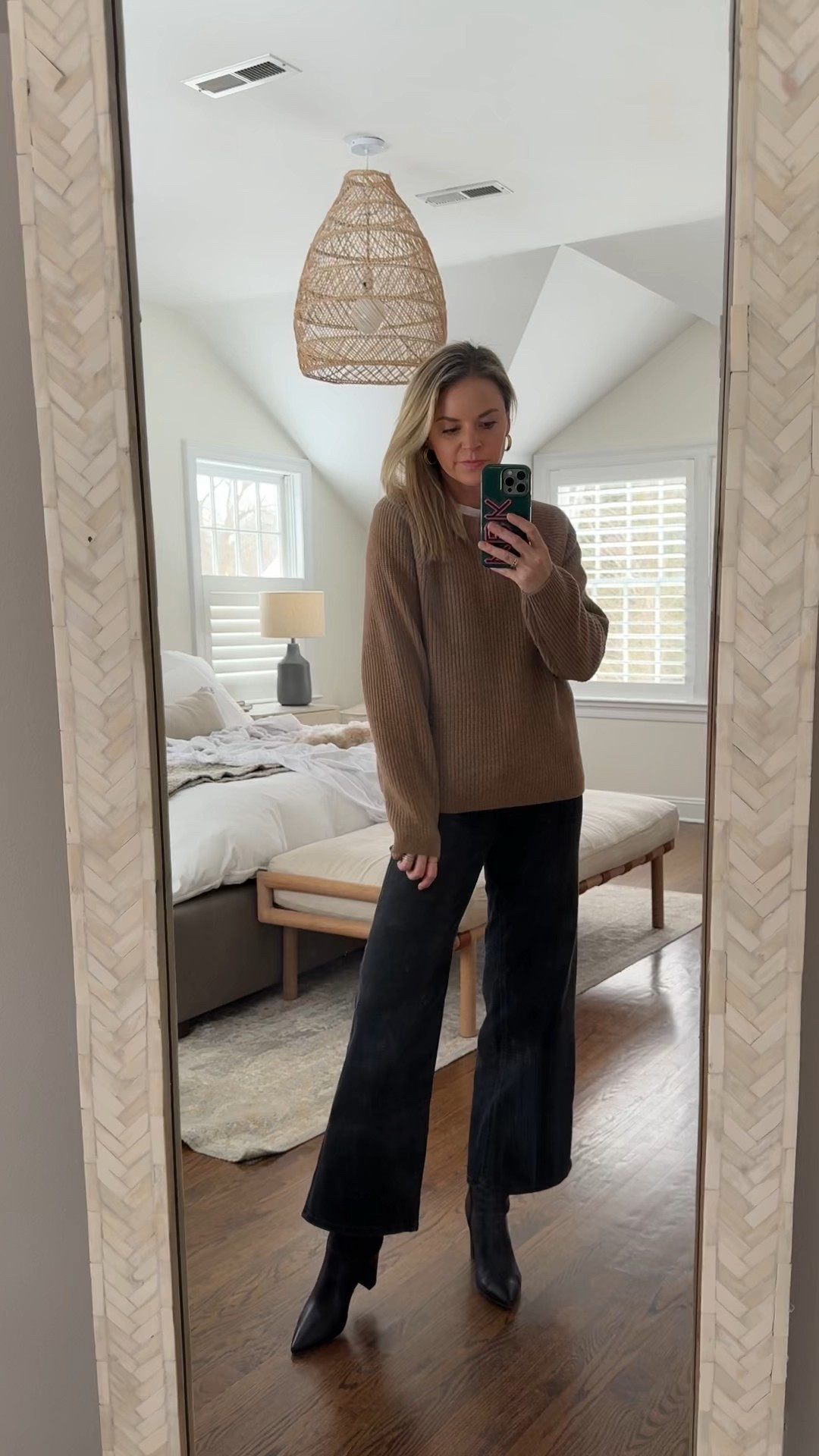 Quince sweaters can do no wrong! Loving this cashmere fisherman knit. Under $100 and comes in 13 colors. 
-I sized up 1 to a medium for a more relaxed fit (also linked the cotton version that’s under $50 which I also own and love)
-small tee
-size 26 jeans, tts. I’m 5’5 wearing the 28” inseam for a cropped fit. 
@onequince #quincepartner

#LTKFindsUnder100 #LTKFindsUnder50