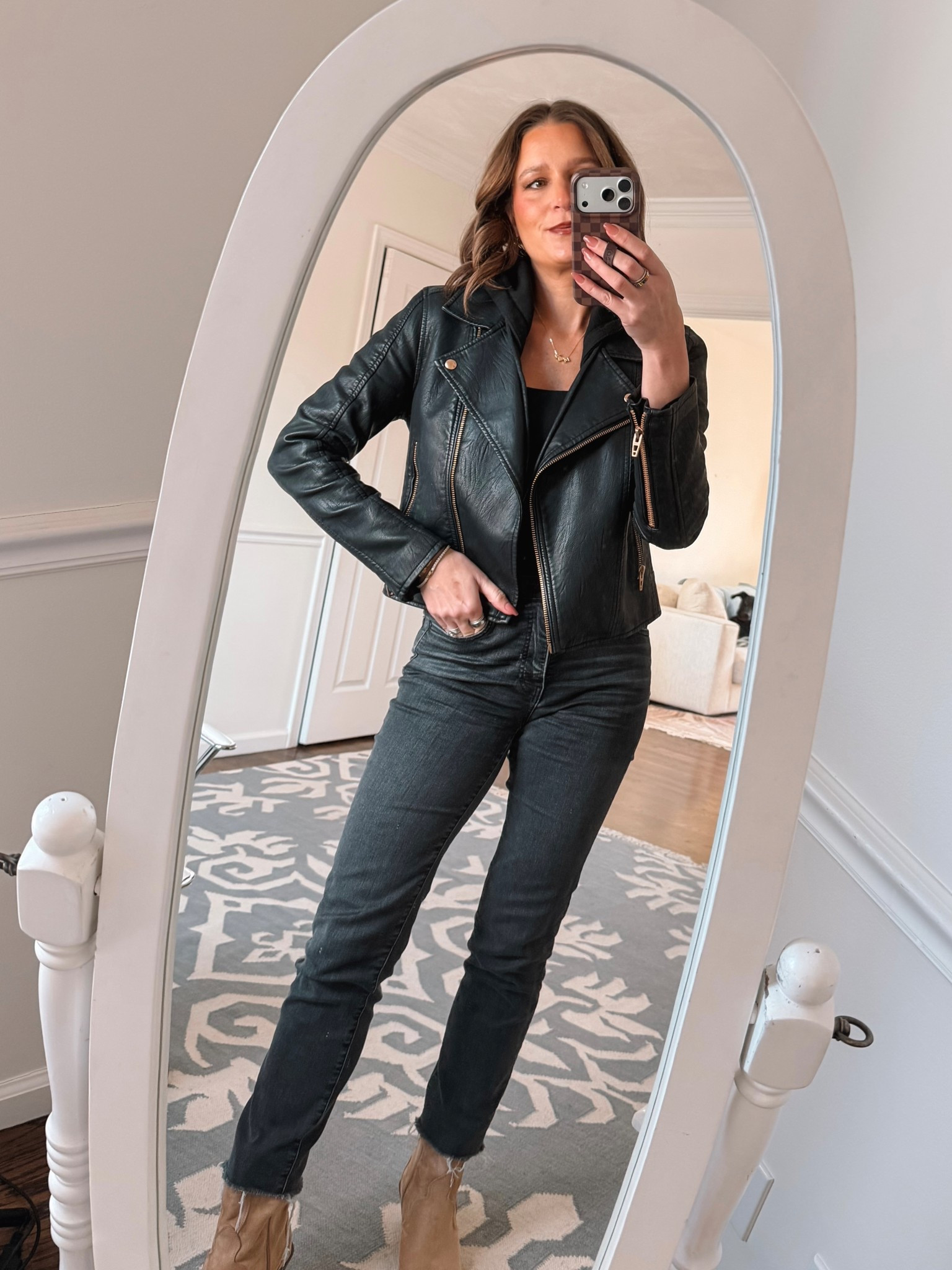 Style tip. When you’re in a rush to get out the door and don’t know what to wear, wear all black! Today’s outfit 

#LTKFindsUnder100 #LTKOver40 #LTKootd