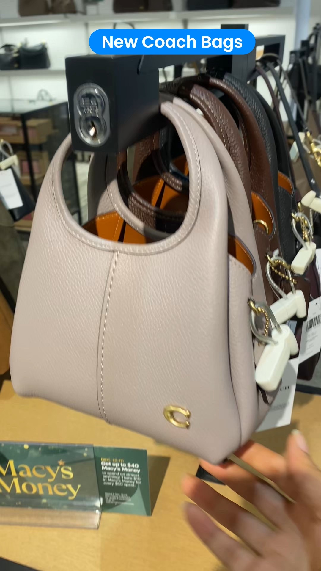 Coach has some really nice new arrivals that are lovely ❤️❤️❤️. Scroll down to check them out .

Coach bag, Lana bag, cosmetic case, bags, 