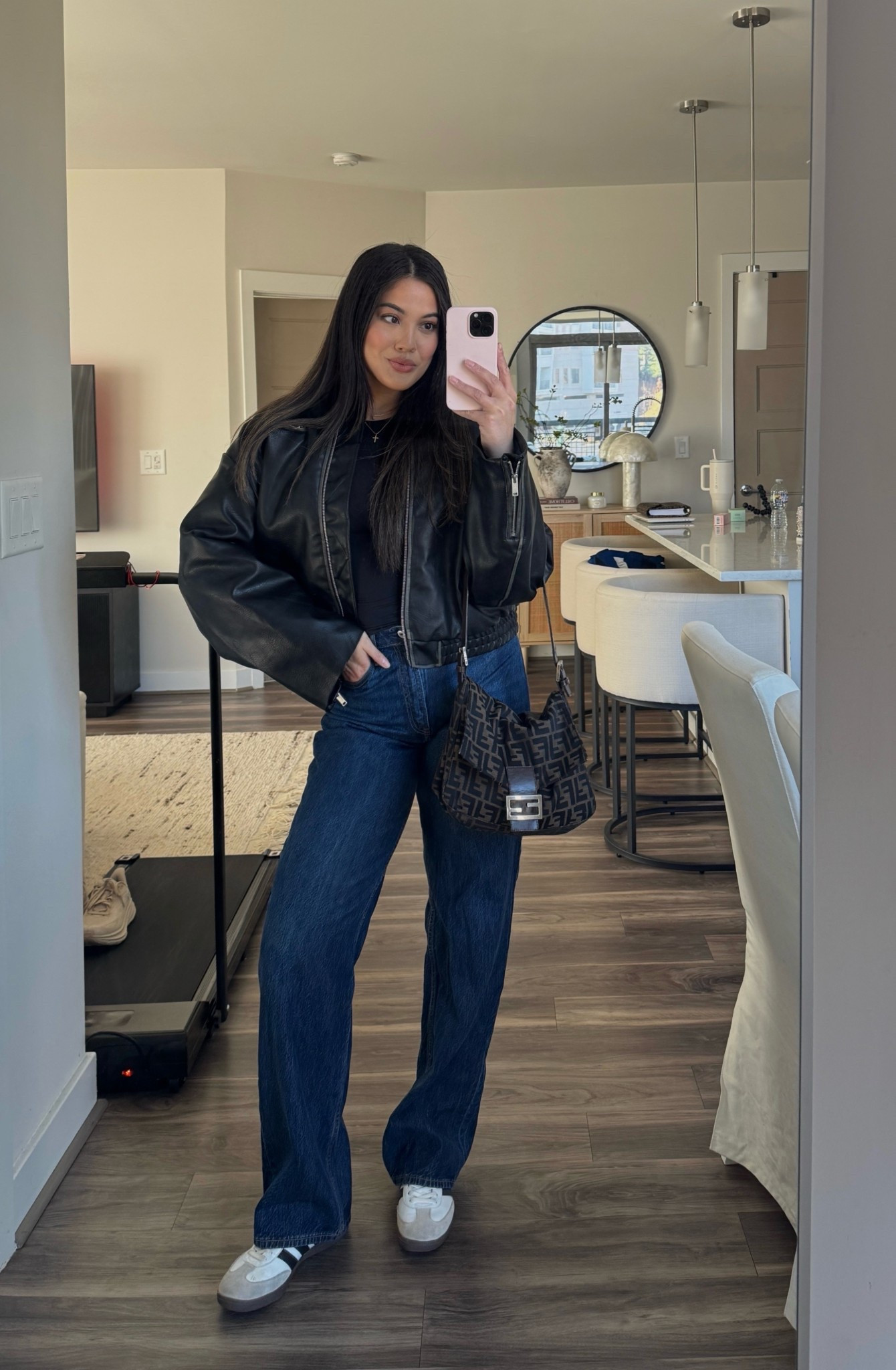 The BEST jeans 👖 

#LTKFindsUnder100 #LTKStyleTip