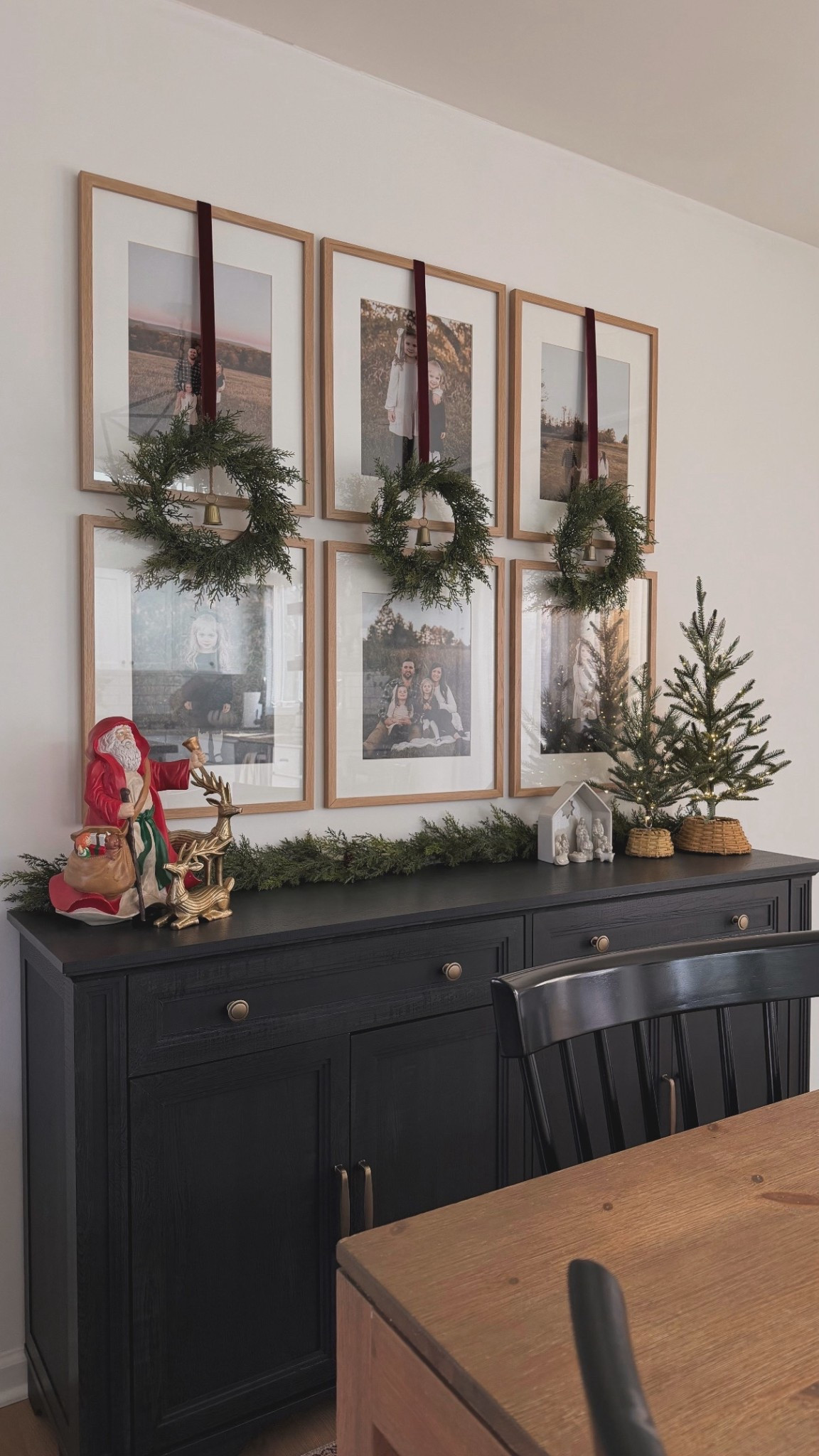 Christmas in the Dining room!🎄🎅🏼

#LTKHome #LTKSeasonal #LTKHoliday