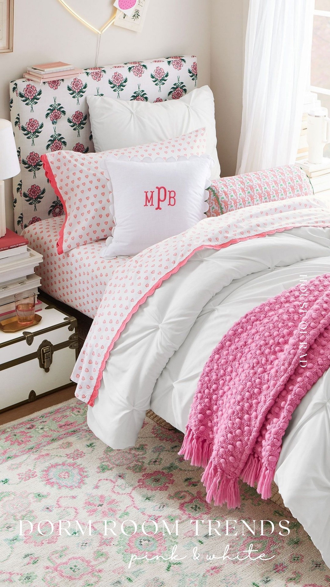 Dorm Room Trends: Pink & White

Twin xl headboard
No nails headboard
Down seating
Dorm storage
Dorm bedding
Twin xl bedding
Trunk
LoveShackFancy 
Pottery Barn
Roller Rabbitt

#LTKU #LTKHome