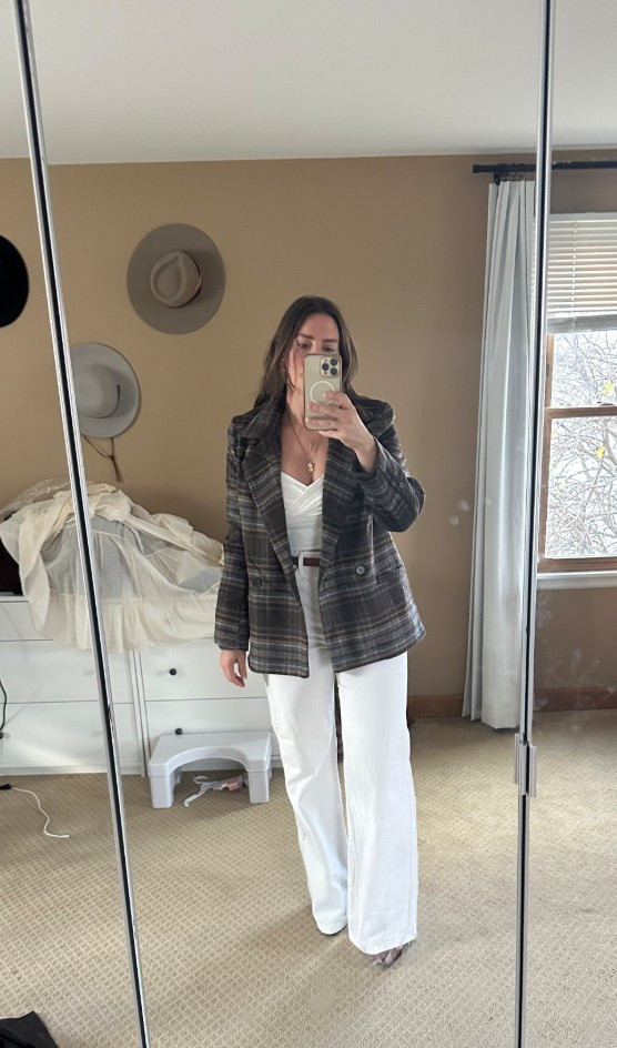 Let’s blend soft neutrals with polished structure. The crisp white base instantly feels fresh and elevated, while the plaid blazer adds just the right amount of warmth and tailored sophistication. Wide-leg trousers keep the silhouette relaxed yet refined—perfect for days when you want to feel effortlessly put together. A classic, cozy-cool winter uniform.

#LTKWorkwear #LTKootd #LTKSeasonal