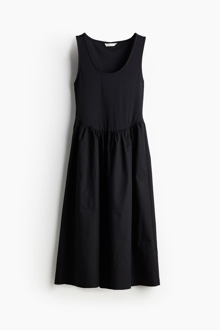 Flared-skirt dress | H&M (UK, MY, IN, SG, PH, TW, HK)