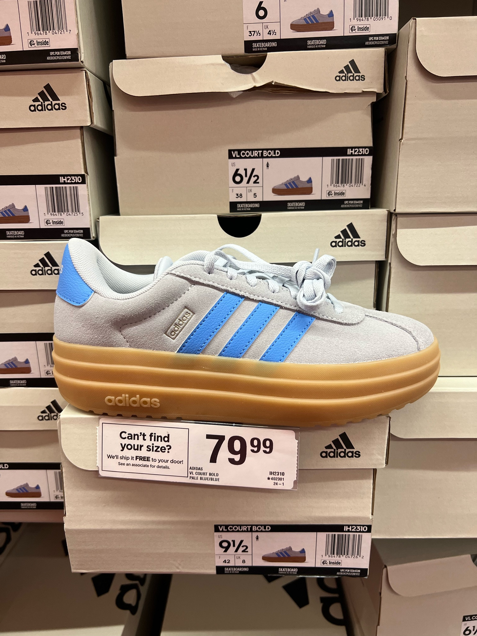 The shoes of the season for an AMAZING PRICE
🤩👏 


#LTKfindsunder100 #LTKActive #LTKSeasonal