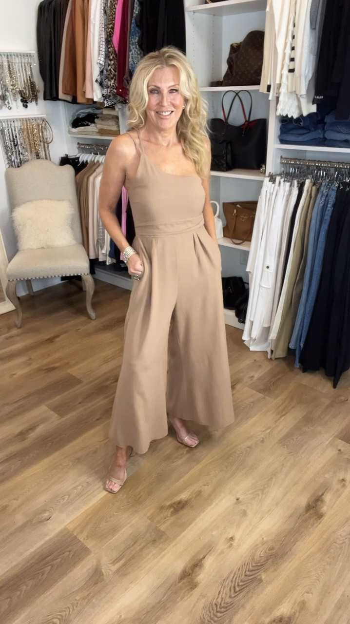 Jumpsuit size small
Does have extra room in bottom and legs. 

#LTKover40 #LTKfindsunder50 #LTKwedding