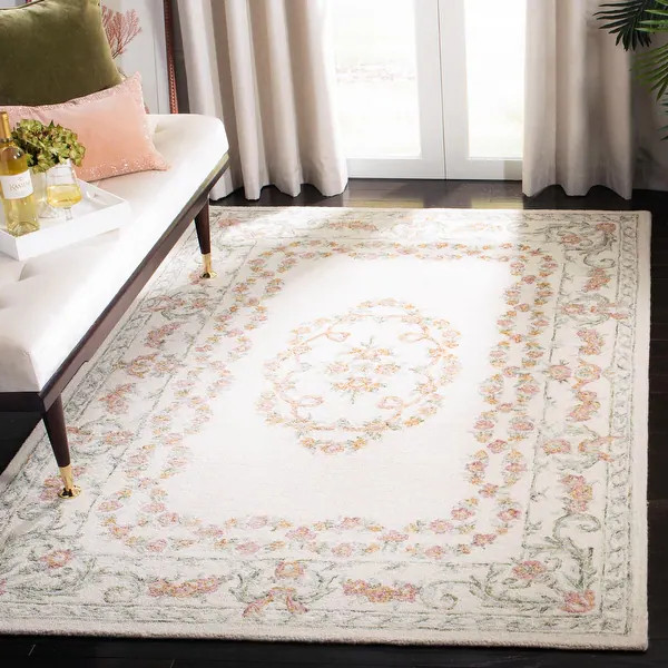 SAFAVIEH Handmade Aubusson Kattie Traditional Oriental Wool Rug | Bed Bath & Beyond