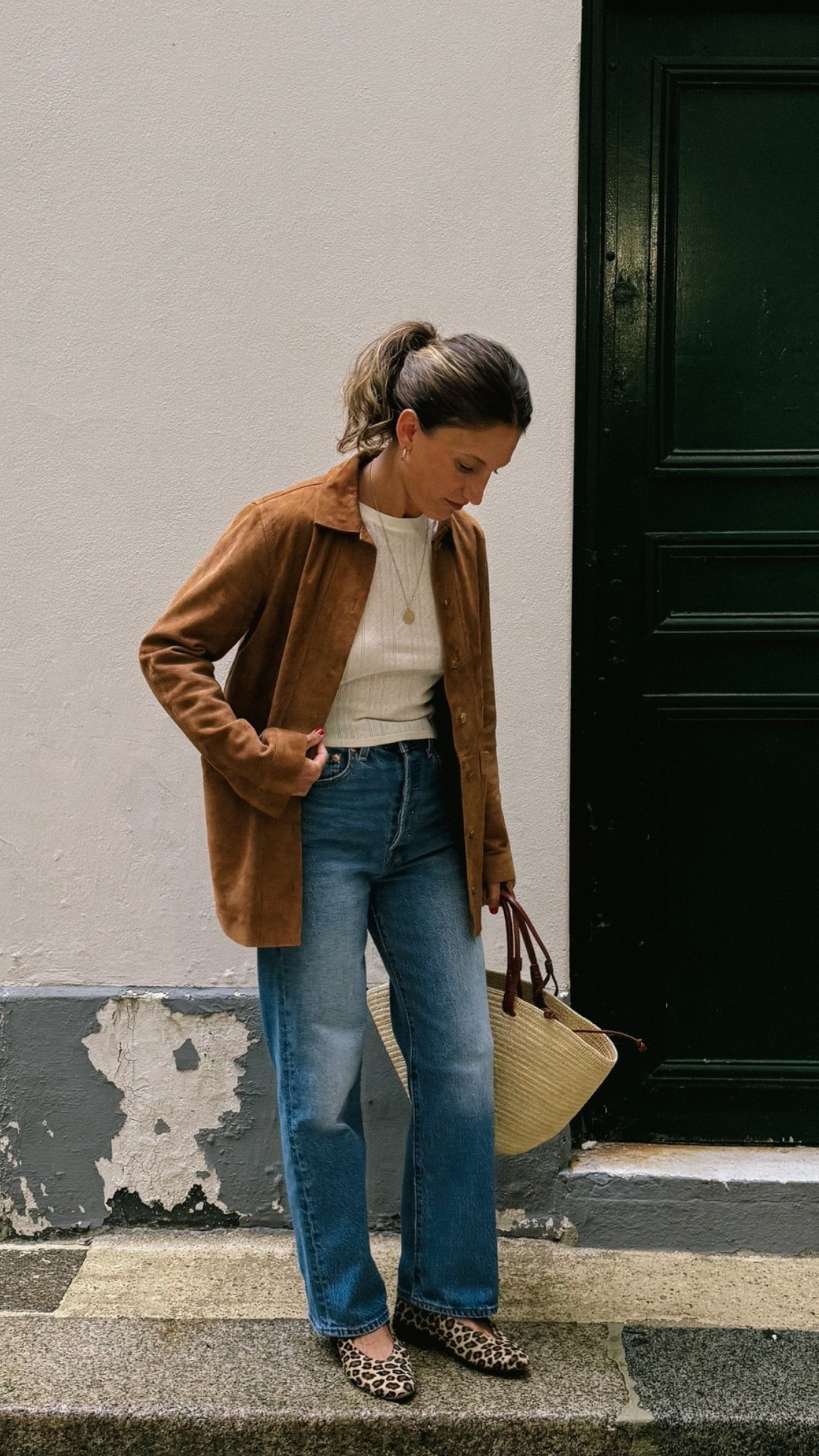 Paris OOTN 

Sèzane tee, S, I sized up. Sèzane suede jacket, 2, runs a bit small in the shoulders. Levi’s denim, 26, I sized up. Sèzane leopard flats. Sèzane bag.

#LTKOver40 #LTKPetite #LTKTravel