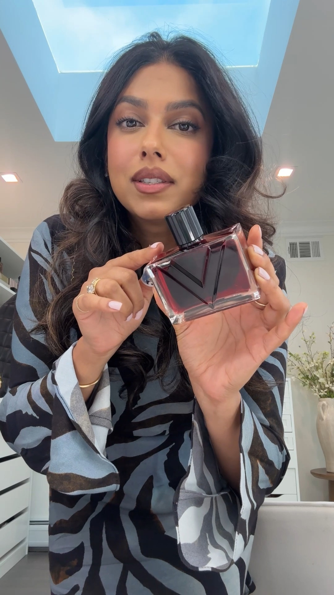 Oh my god the Valentino vendetta perfume is so so so amazing