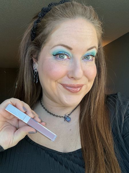 This gloss is my perfect neutral shade, when I’m self tanned or at my palest. The formula is great and it smells great. I packed it with me for my conference in Chicago and it was great paired with a bold eye look. One of my faves lately!

#LTKbeauty #LTKfindsunder50 #LTKworkwear