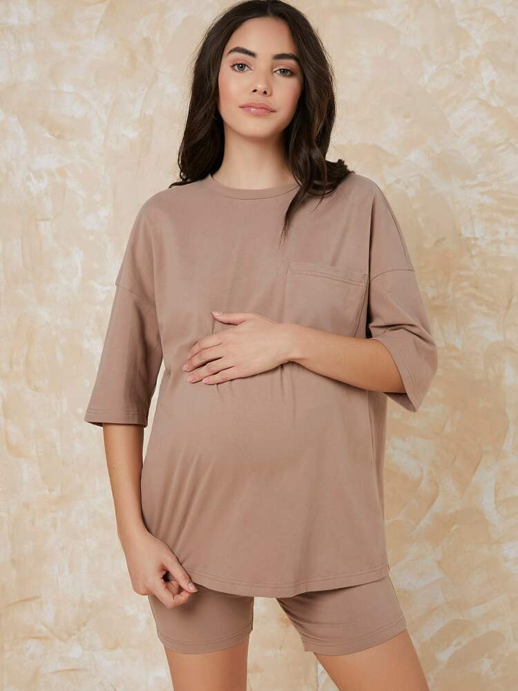 SHEIN BASICS Maternity Pocket Patched Drop Shoulder Tee and Legging Shorts PJ Set | SHEIN