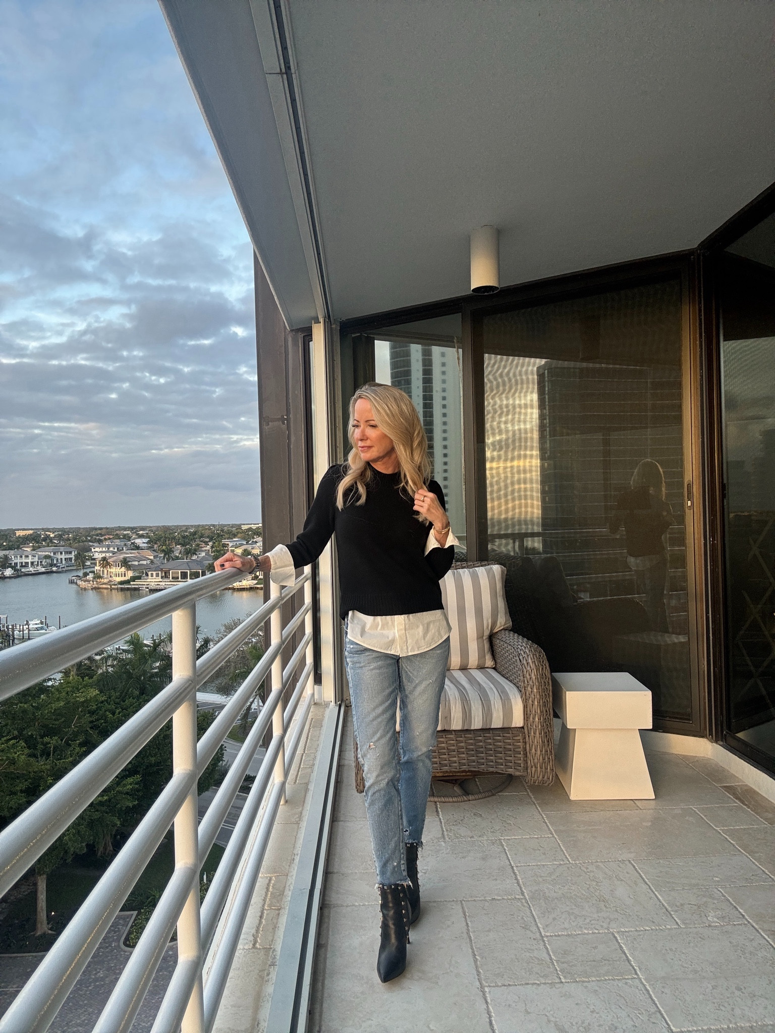 Winter outfitt, use code tscity15 for the Inez boots!

#LTKover40 #LTKstyletip #LTKSeasonal