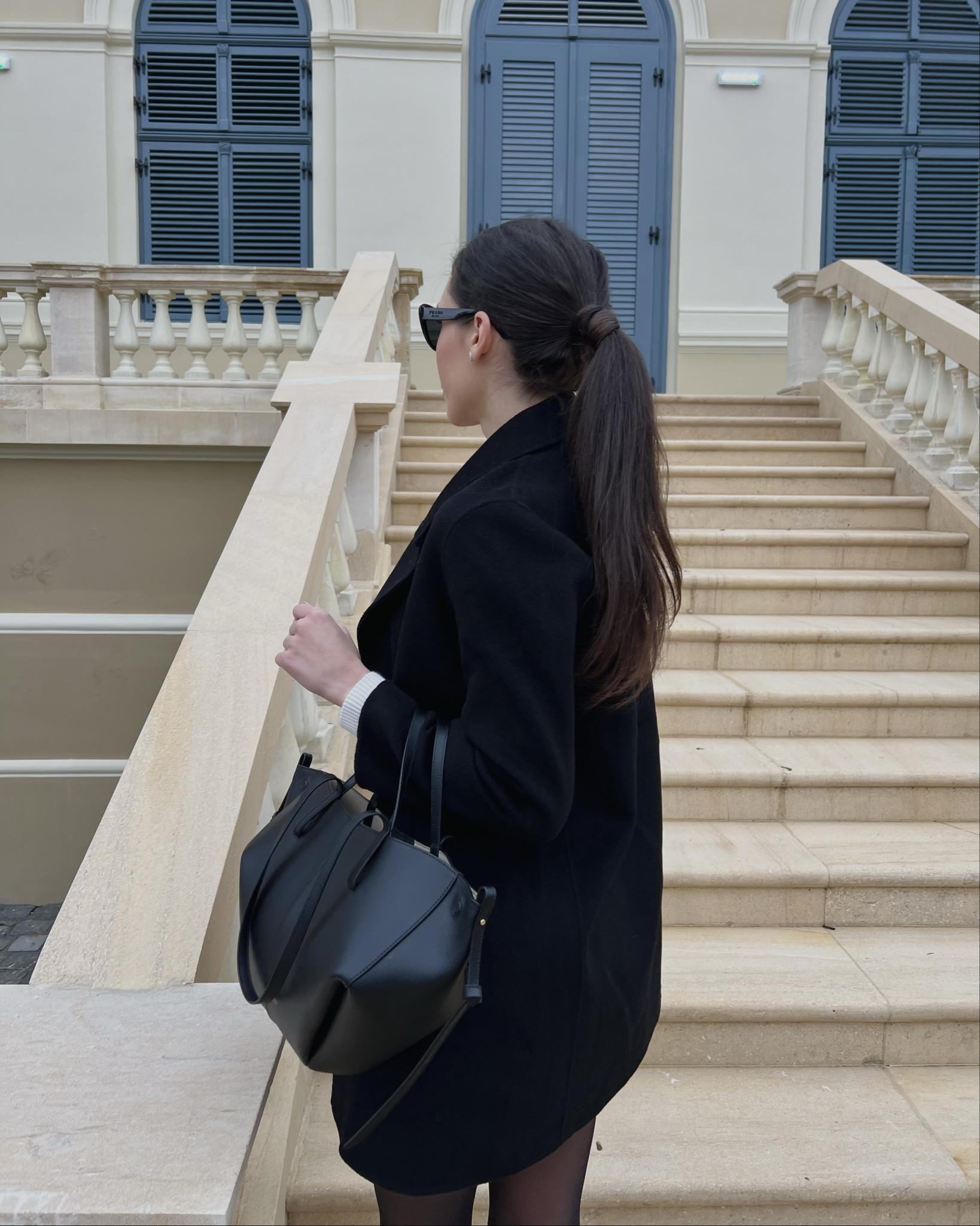 Wool & cashmere coat for warm days 🖤 looking classy never felt so easy ✨