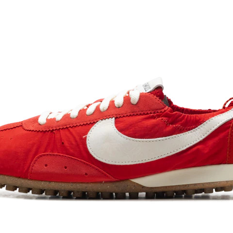 Moon Shoe SP WMNS "Jacquemus - University Red" | Stadium Goods KR