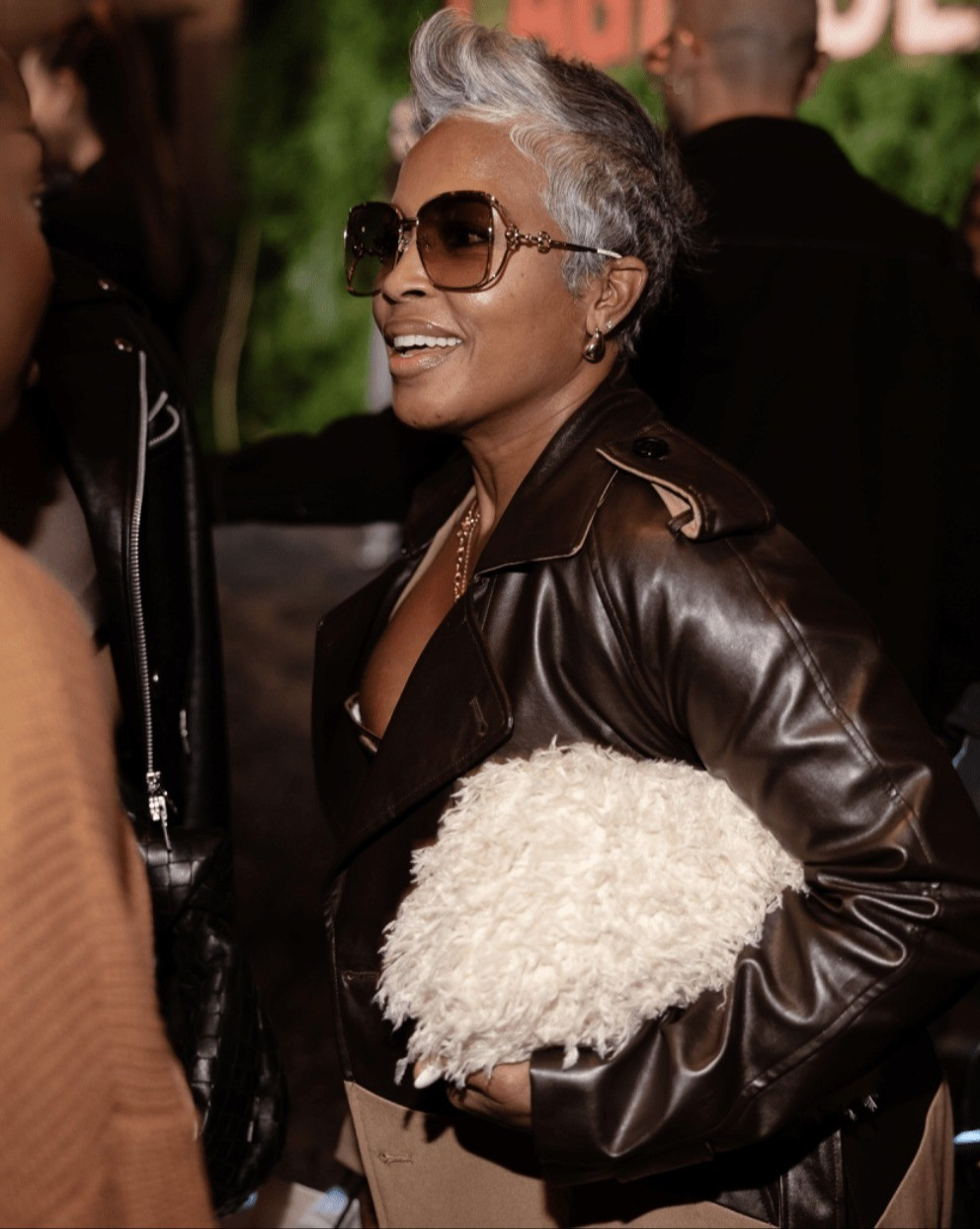 LOVE these frames! Linking them and my cutie patootie clutch 🤎 For sizing: I'﻿m 5'2 | wearing size small Trench: wearing size large Corset: size up (barely wearing size small😂)fashion / outfit inspo / feeling fab / cute and chic / comfort and style on-the-go / style tip / spring fashion / silver hair / pixie haircut#LTKMostLoved

#LTKstyletip