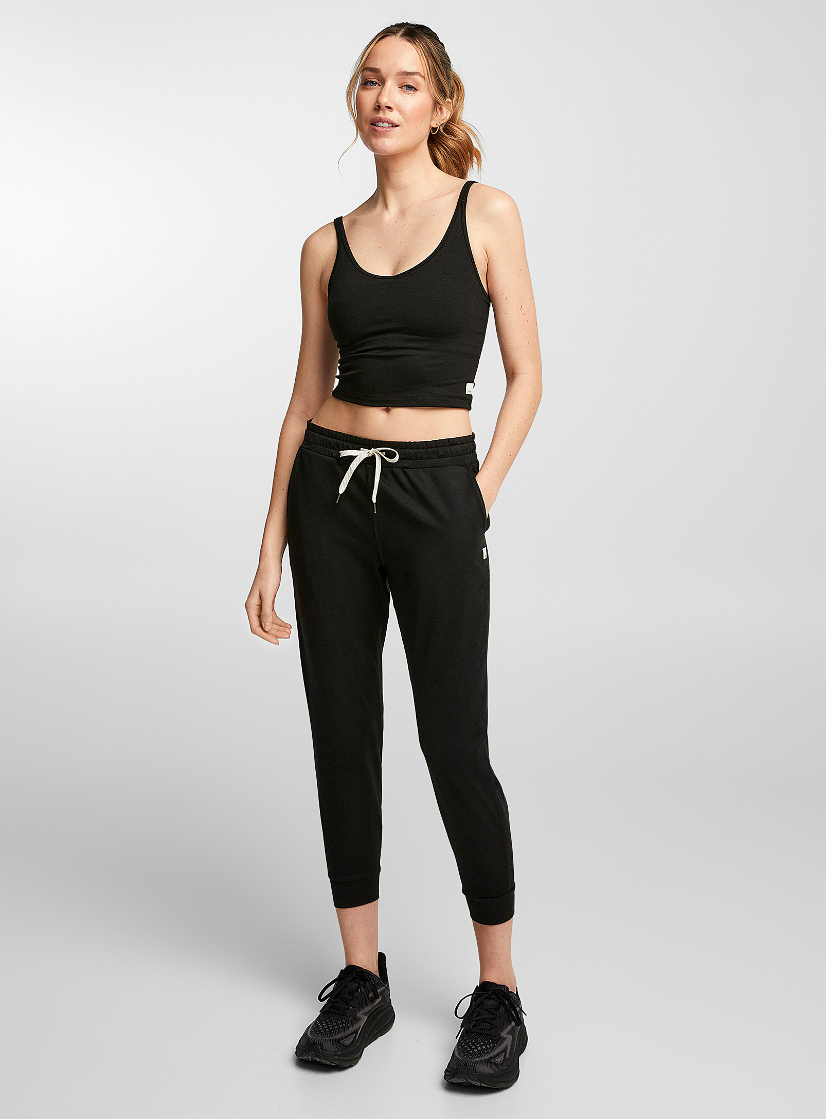 Vuori - Performance joggers (Women, Black, X-LARGE) | Simons