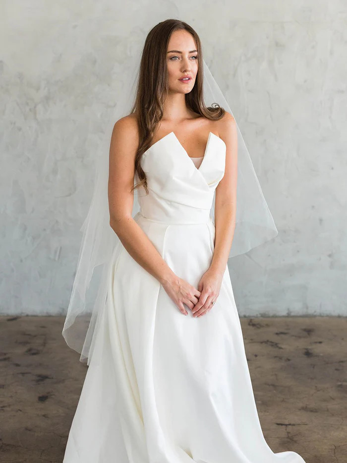 EMERSON KNEE PLAIN VEIL WITH BLUSHER | BRIDES AND HAIRPINS