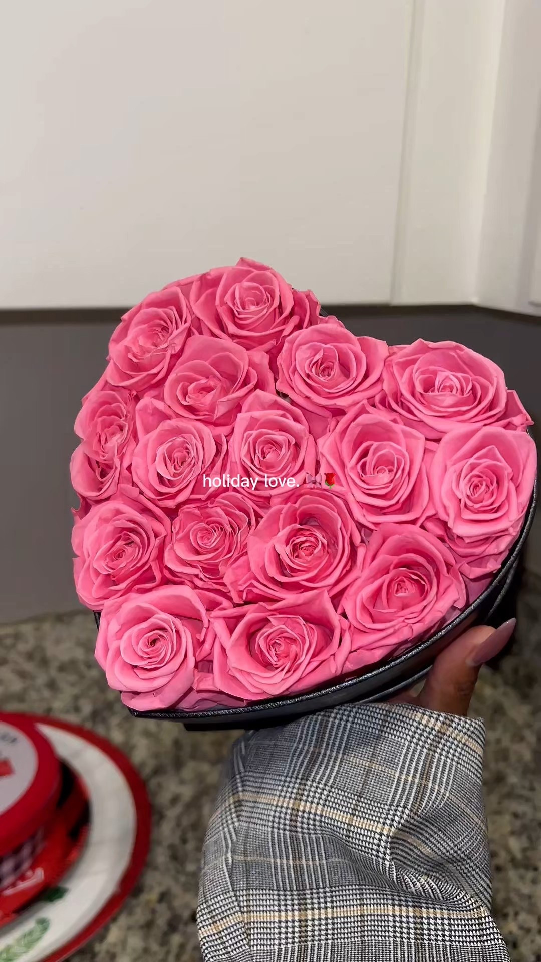 Roses aren’t just for looks they’re a reminder to slow down, appreciate the little things, and celebrate growth 🌹✨ Take a moment for yourself today, loves!

#Roses #SelfCareMoments #AppreciateTheLittleThings #MindfulLiving #LTKLife