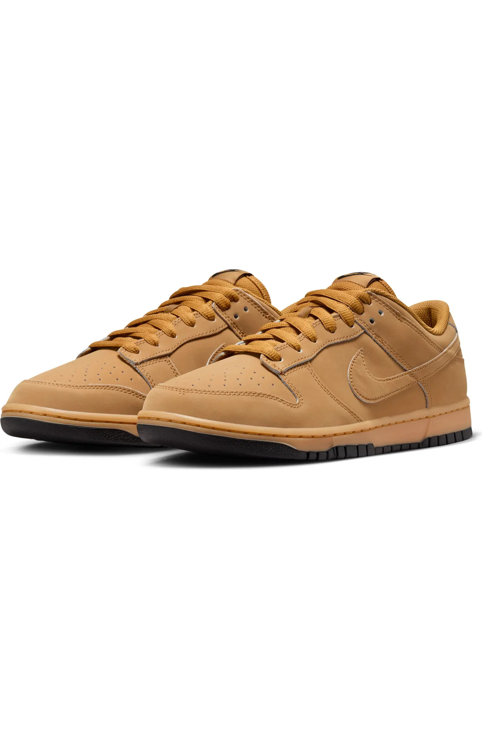 Dunk Low Retro SE Basketball Sneaker (Men) | Nordstrom
