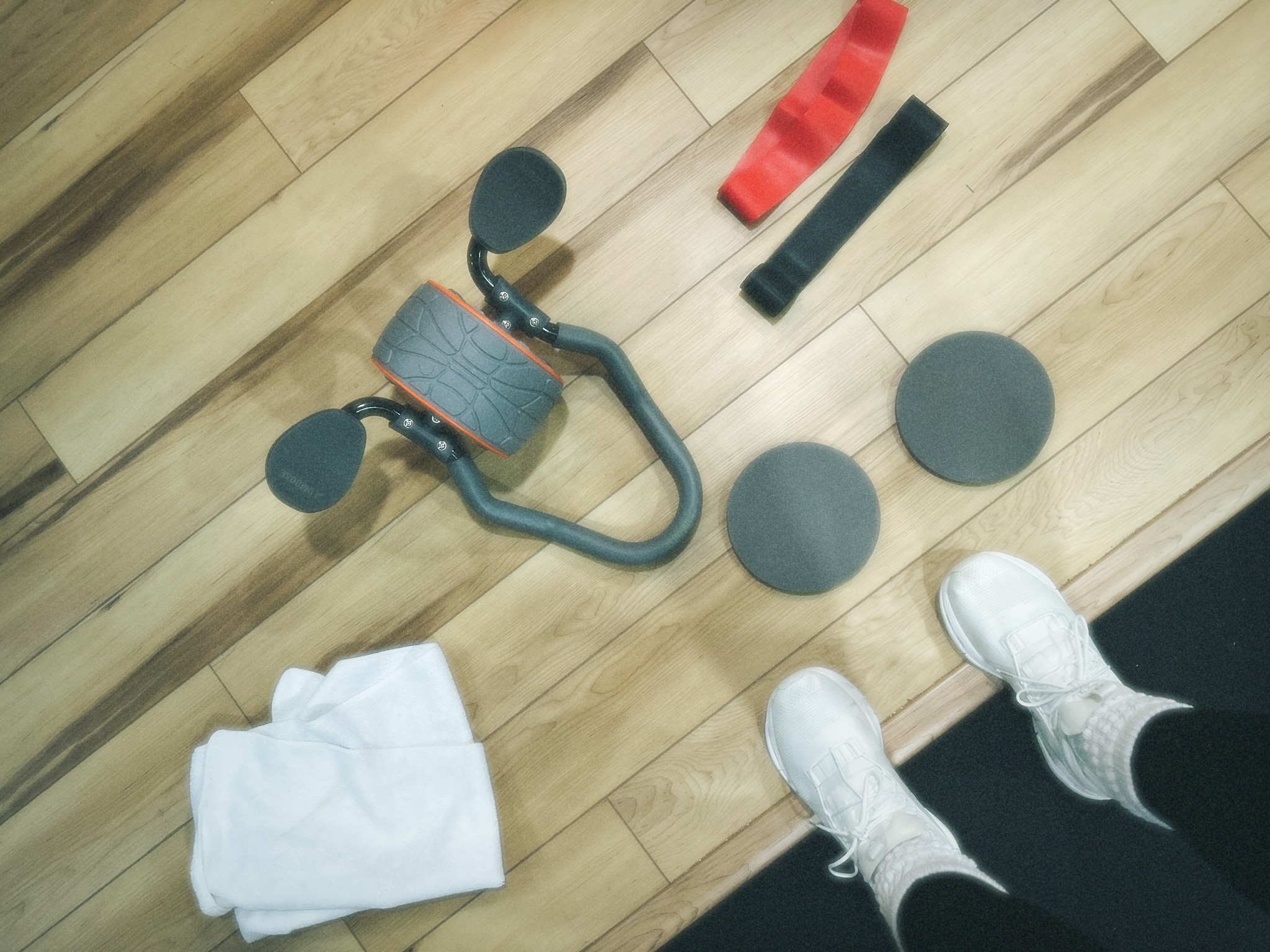 Loving this a roller with arm support!! Also linking my favorite resistance bands! 

#LTKFitness #LTKActive #LTKBeauty