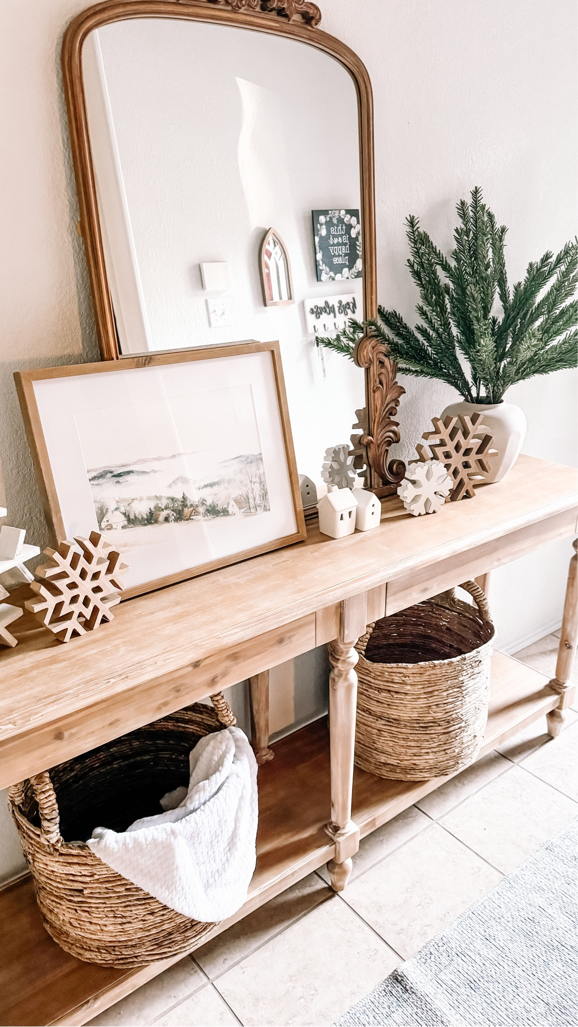 January entryway

#LTKhome