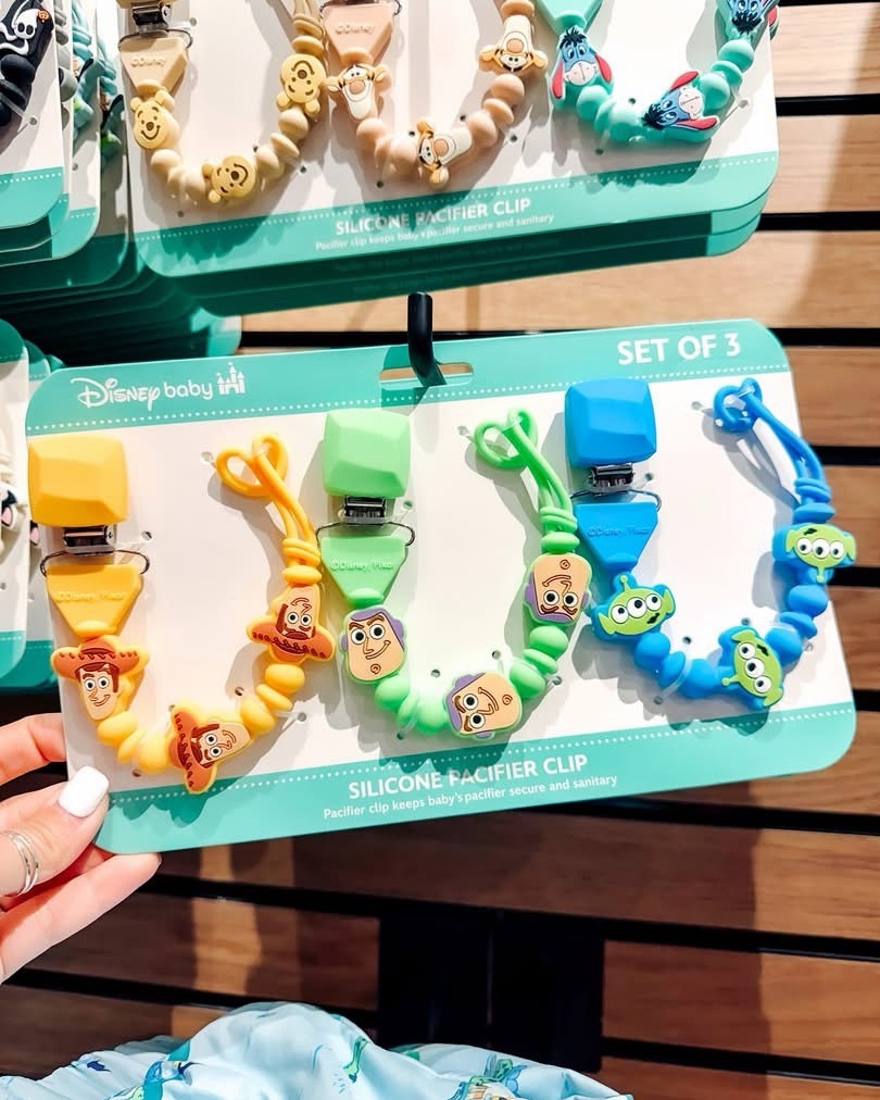 The cutest little Disney pacifier clips from BoxLunch 🍼✨
Functional AND adorable… because even the tiniest Disney fans deserve some style 🐭💛

#BoxLunchFinds #DisneyBaby #MomFinds #BabyEssentials #DisneyStyle #CuteFinds #NewMomLife #LittleDetails #DisneyLove

#LTKBaby