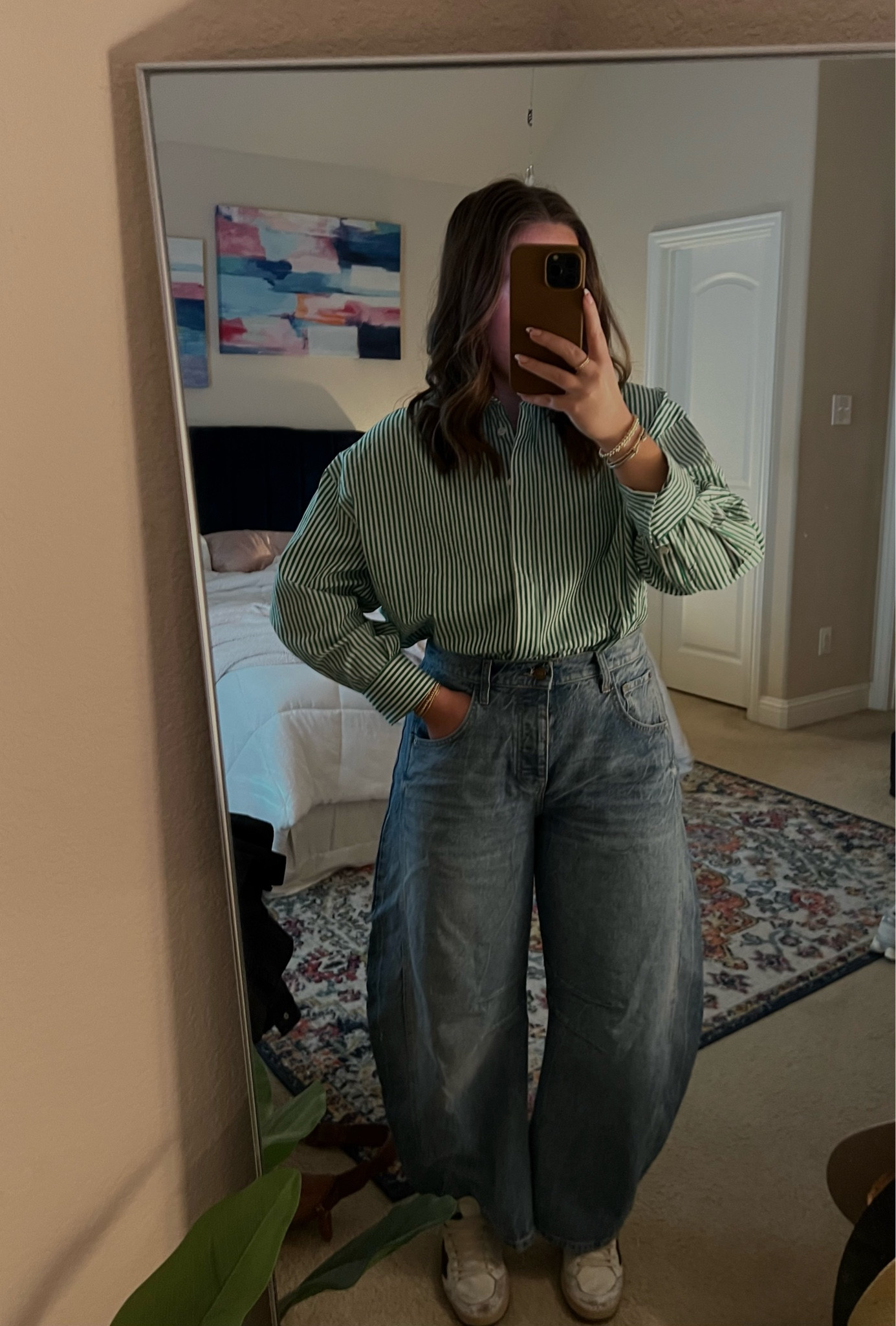 BARREL JEANS FOREVER!💚

top is from daily drills but linked similar — shoes are goldens! xo