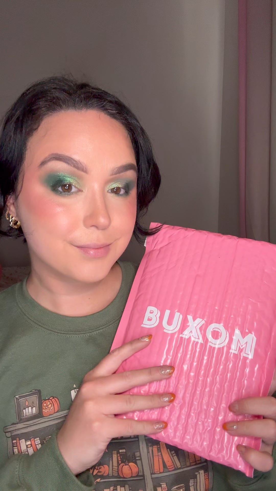 #buxombabe