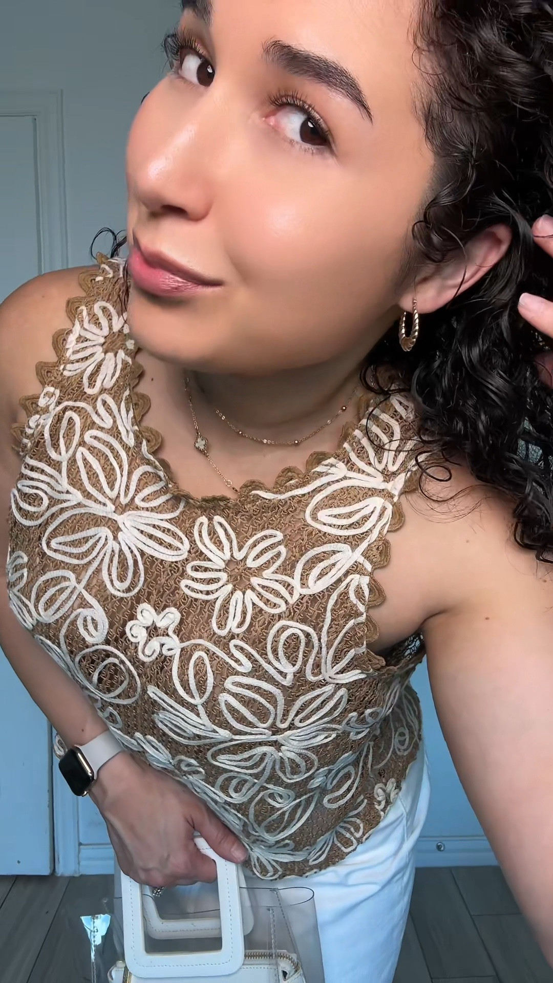 Floral, fresh whites, and that ‘I found this at TJ Maxx’ glow 🌼
Affordable and cute? Say less.

Outfit Deets:
Shirt: Solitaire size: L 
TJ Maxx find 
Skirt: Loft size: 10 
Sandals: Fashion Nova size 8.5
Bag: Staud 

Physique Details:
Height: 5’4
Weight: 150lbs
Body Type: Rectangle/Inverted Triangle 
Torso: Long
Legs: Short 

#OOTD
#SummerStyle
#TJMaxxFinds
#MomStyle
#AffordableFashion
#FloralTop
#WhiteSkirtStyle
#CasualChic
#LTKStyle
#WeekendOutfitInspo
#StyleOnABudget
#OutfitInspo
#WhatIMomIn

#LTKSeasonal #LTKMidsize #LTKStyleTip