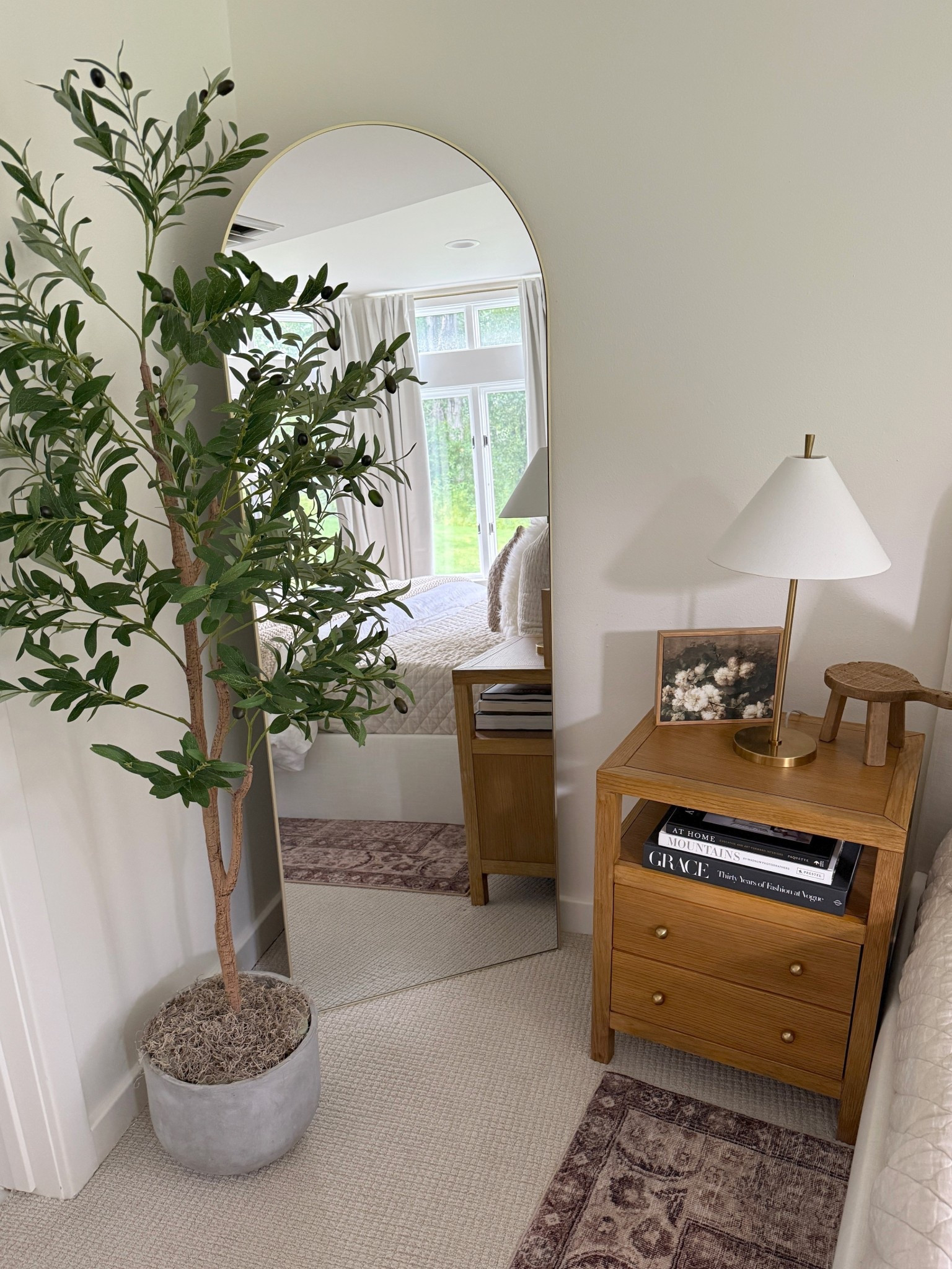 Bedroom corner styling 🙋🏻‍♀️

Floor mirror
Amazon 
Home decor 
Nightstand 

#LTKHome #LTKFindsUnder100