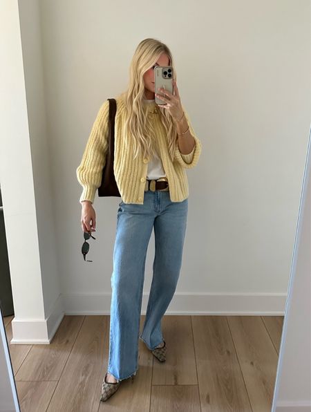 Lunch & Errands look today! Wearing a small in cardigan and tee, 26 regular in jeans, shoes are tts! #kathleenpost #ootd #yellow


