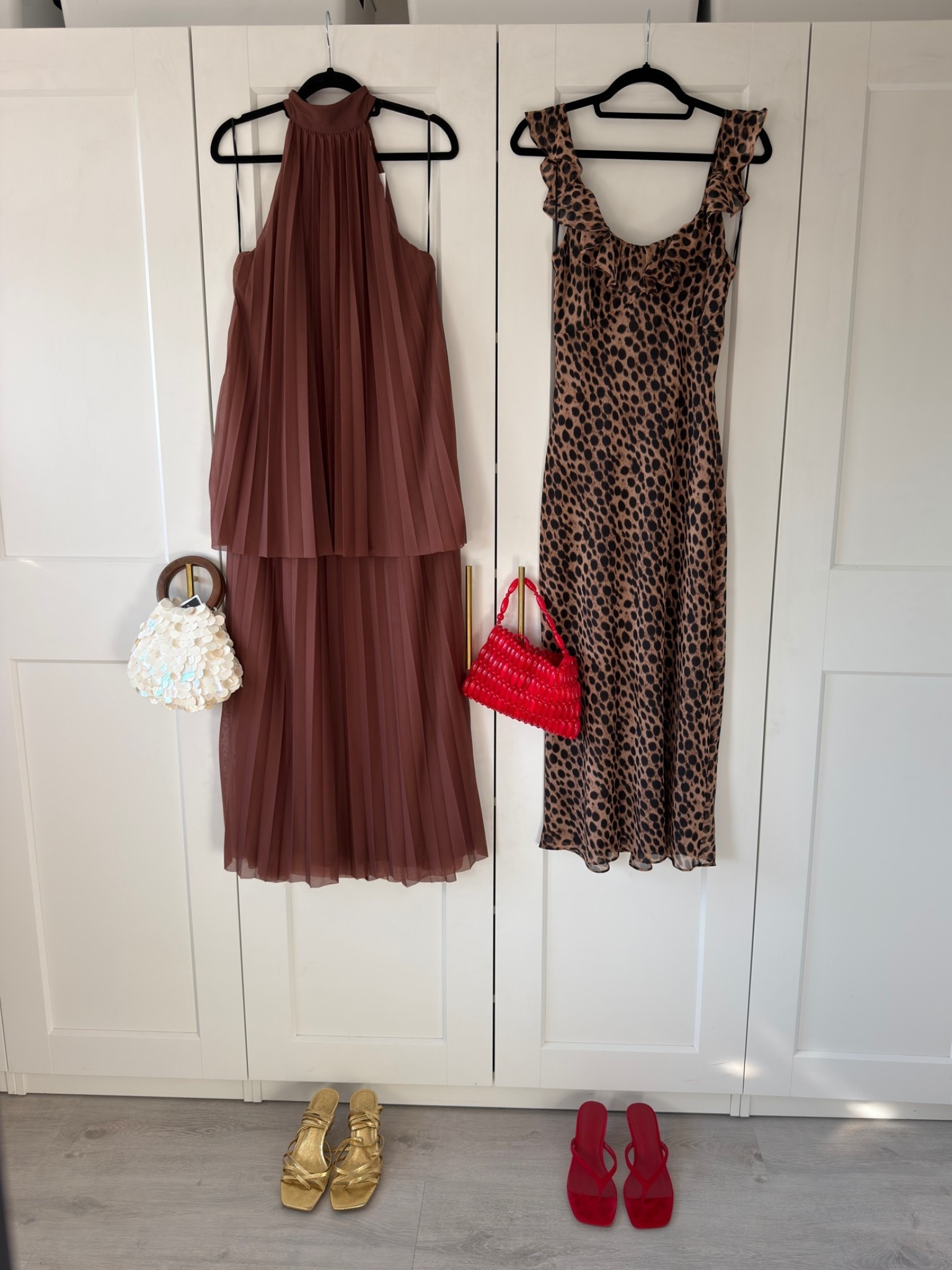 I wear xs in the brown pleated dress & a size 10 in the leopard (I had to size up to fit my bust)

#LTKsummer #LTKwedding #LTKsale
