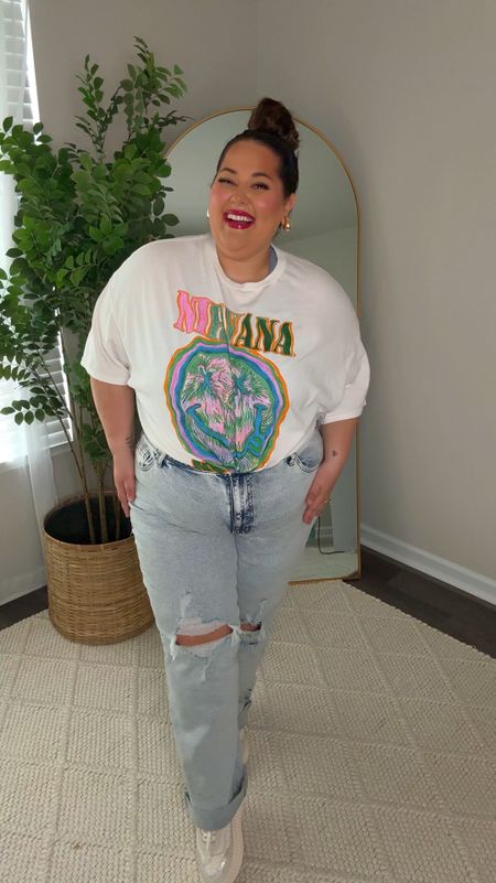 Realistic, plus size casual outfit idea! I’m wearing my true size 18 in the jeans and a B/C in the t shirt which is essentially a 2X! Super comfy! Would also be extra comfy with some leggings instead of jeans 🥰

#LTKstyletip #LTKplussize
