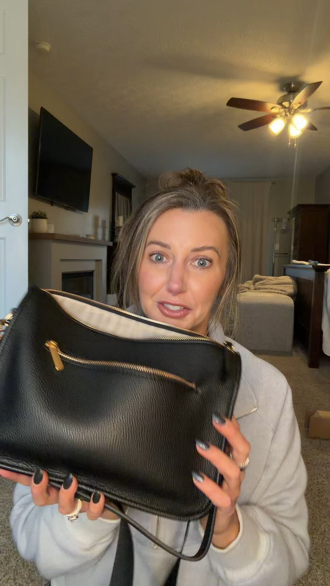 One bag, two ways. Wear it as a crossbody or shoulder bag — versatile, lightweight, and easy to style for daily use.

#LTKootd