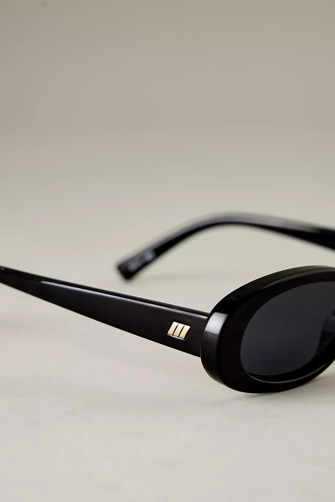 Le Specs Outta Love Oval Sunglasses | Anthropologie (UK)