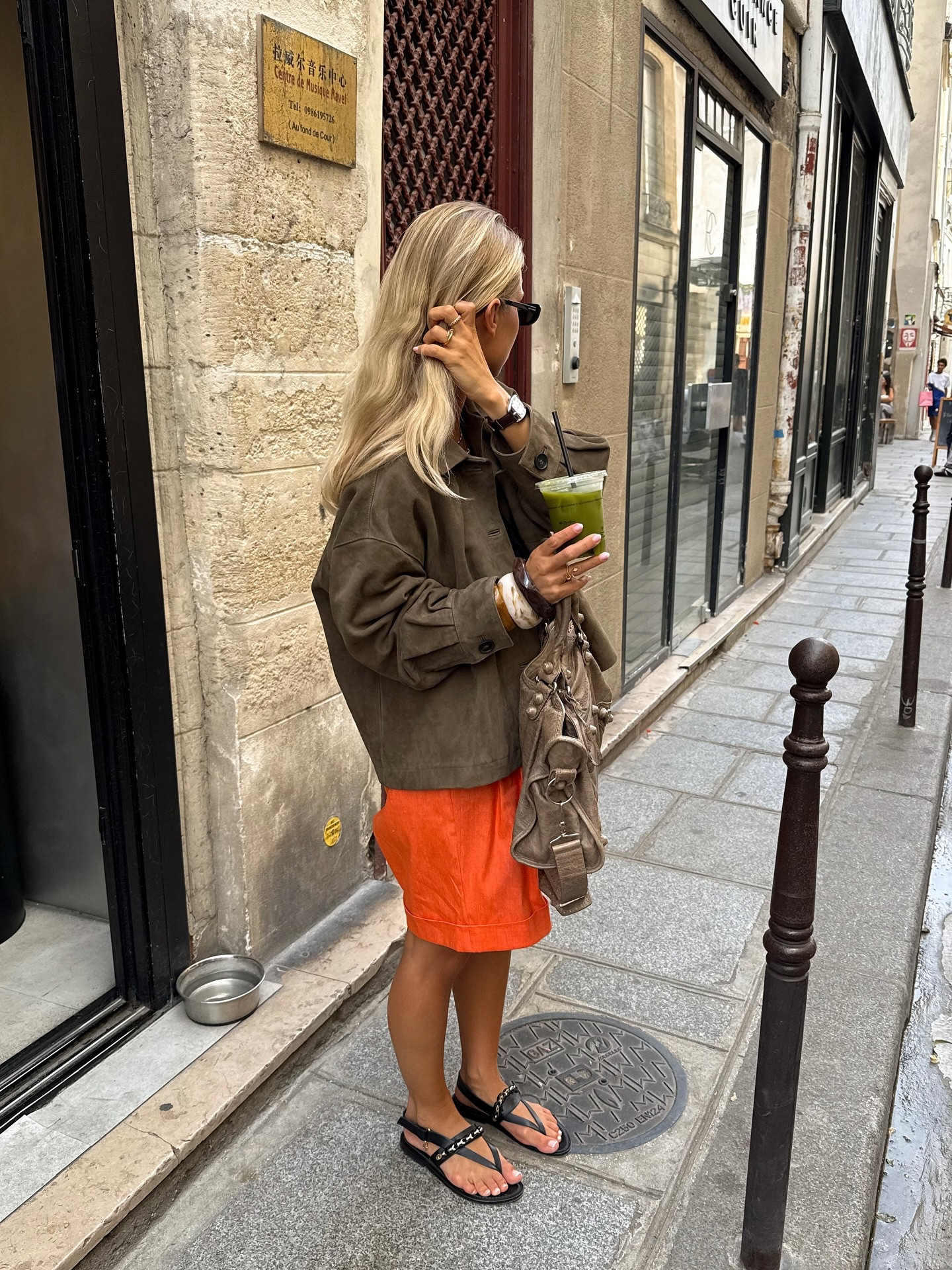 Orange and kaki for (pre) fall 🧡
