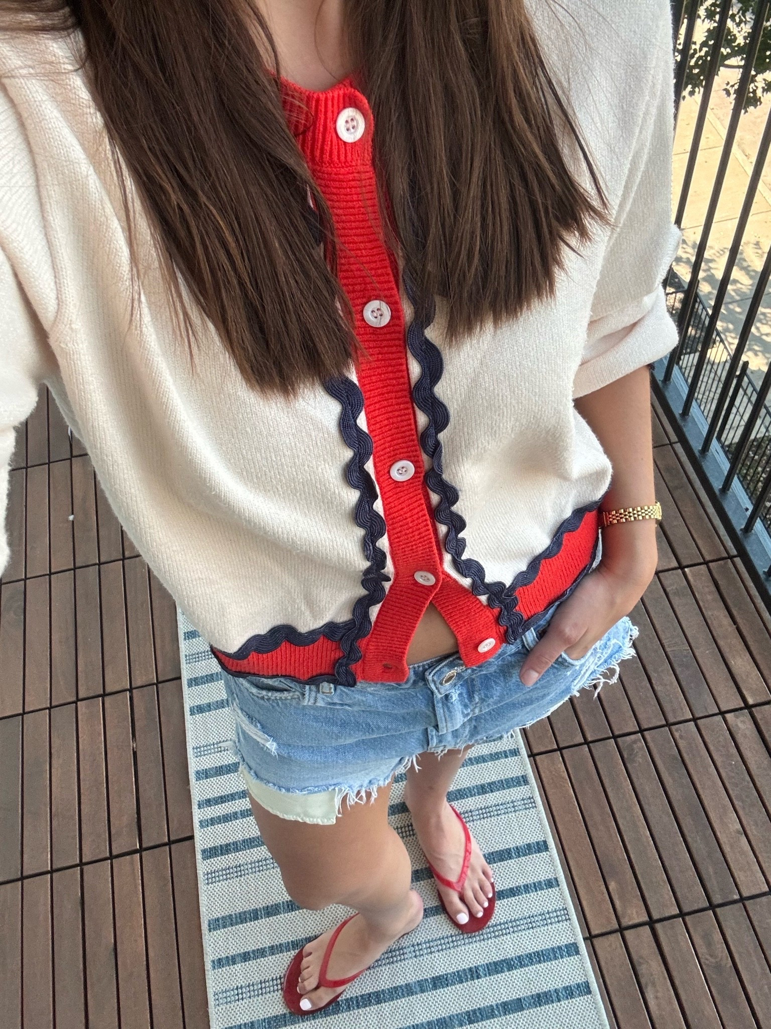 80s in DTX calls for sweaters and jean shorts!🥵👗🔥