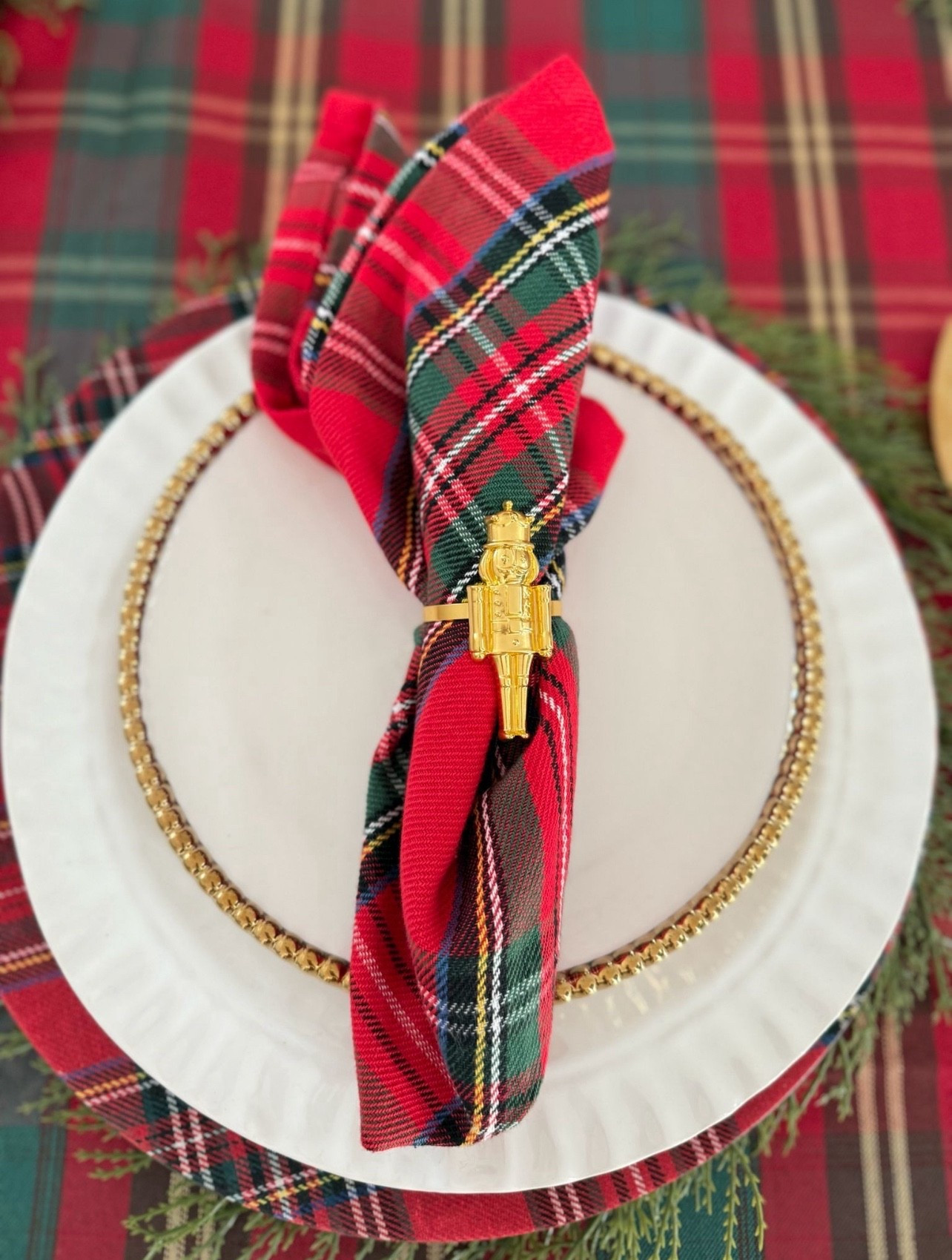 Beautiful finds on Amazon Christmas hosting!

Follow me @miriamobrien_on IG and TikTok!

#holiday #amazon#amazondecor


#LTKHoliday #LTKSeasonal #LTKHome