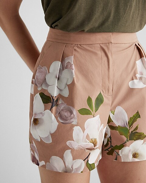 Stylist Super High Waisted Pleated Floral Shorts | Express