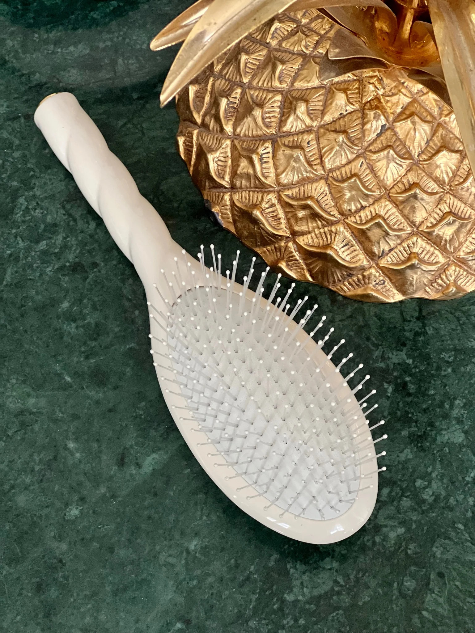 Creamy White Miracle Vegan and Detangling Brush | La Bonne Brosse UK