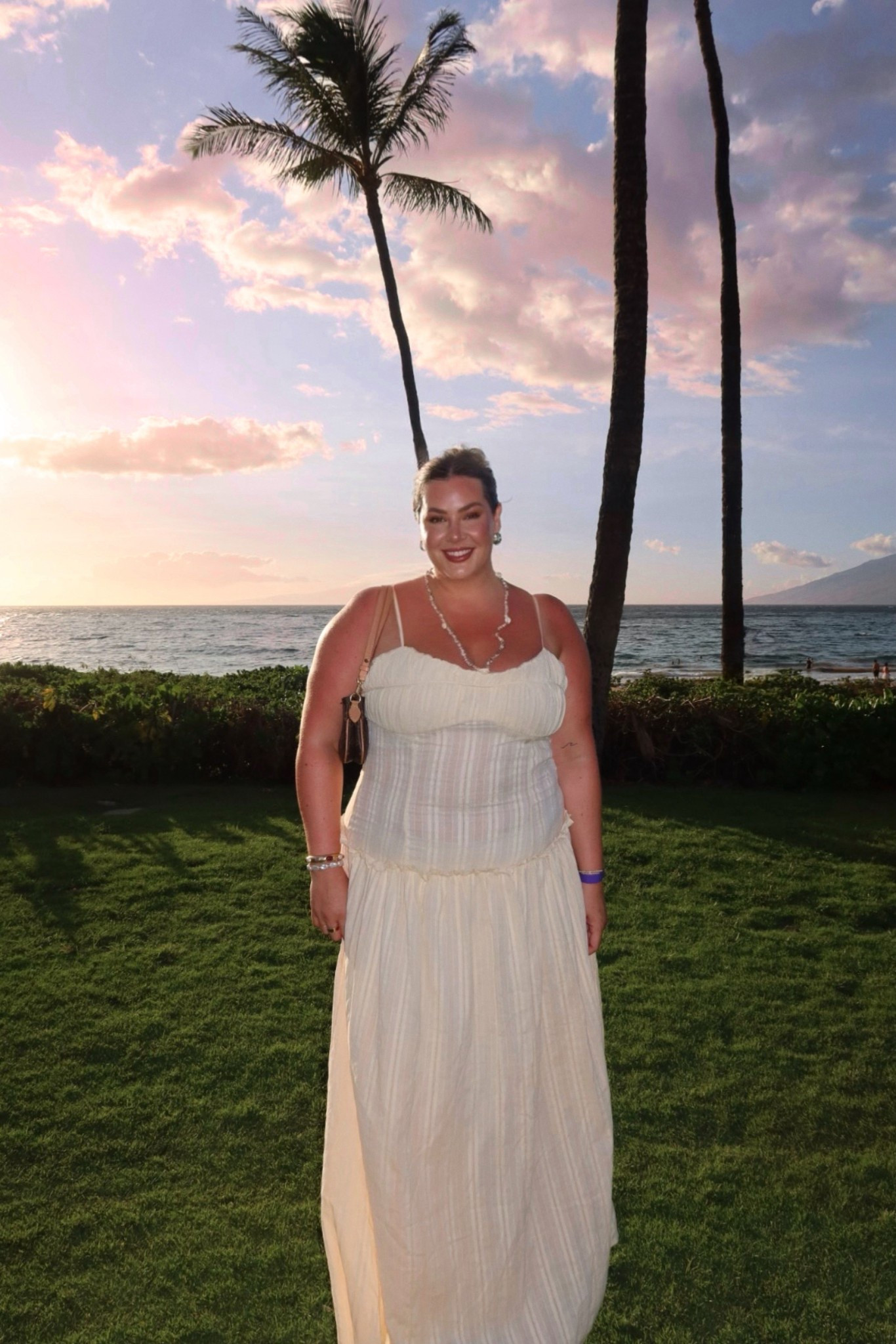 wearing size 16 ☀️🌺