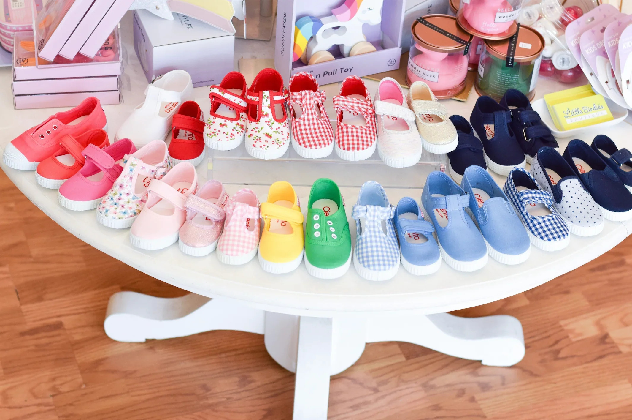 Cienta Mary Janes | Persnickety