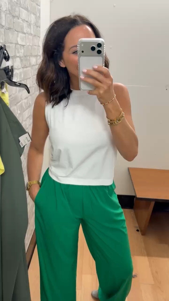 the CUTEST comfy outfit 💚

obsessed with these athletic pants — they’re so flattering and easy to throw on
perfect for a casual day out

#ltkstyle #athleisure #casualstyle #affordablefashion #everydaywear #comfortstyle