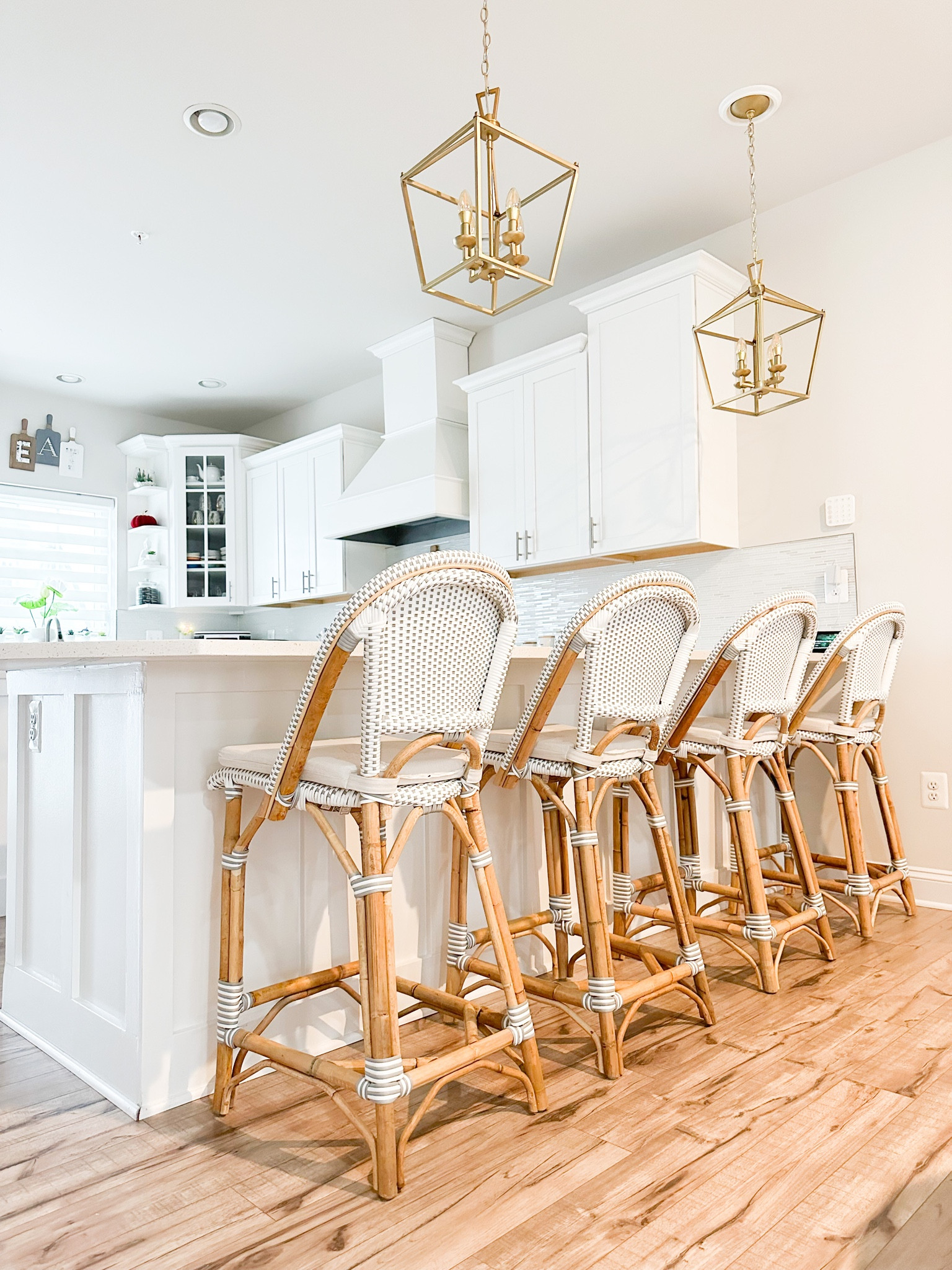 Kitchen Decor 
#counterstools #barstools #islandlighting  #kitchendecor

#LTKsalealert #LTKhome #LTKFind