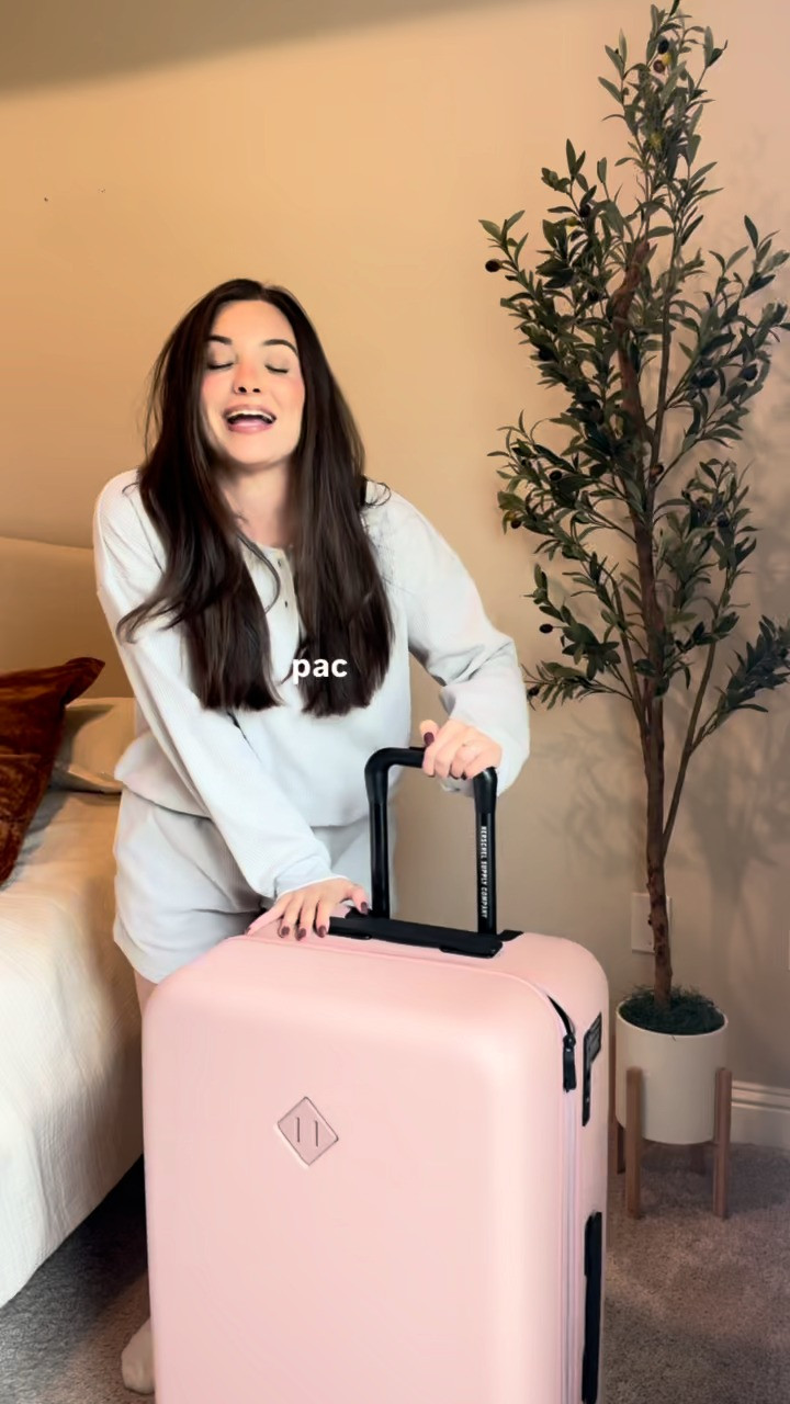 HELP ME PACK FOR NYC! 🗽🍂

I’m packing a mix of Amazon, Old Navy + Walmart finds for this trip… but I bet you wouldn’t even guess that looking at these outfits. 👀

So many of these pieces look SO much more high-end when styled together — proof you don’t need to spend a fortune to create a chic NYC fall wardrobe. 🤎 

 #LTKootd #LTKSaleAlert #LTKTravel