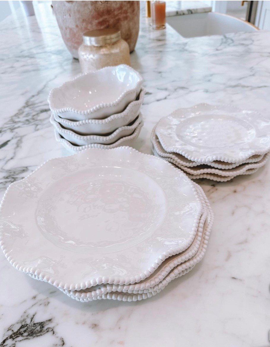 Our dish set from Amazon is 52% off right now 😍😍😍 we LOVE these! 🙌