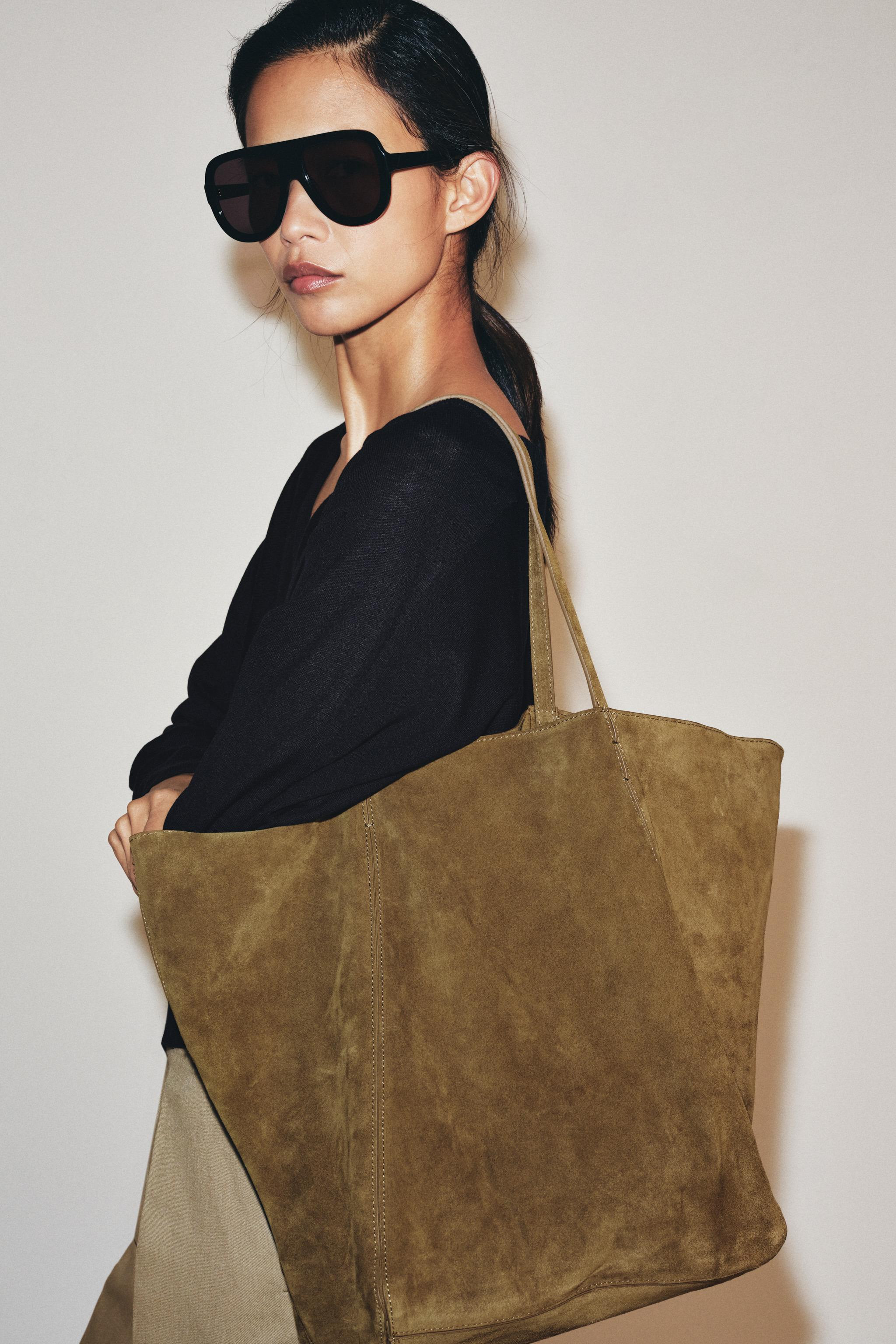SUEDE MAXI SHOPPER BAG | Zara Canada