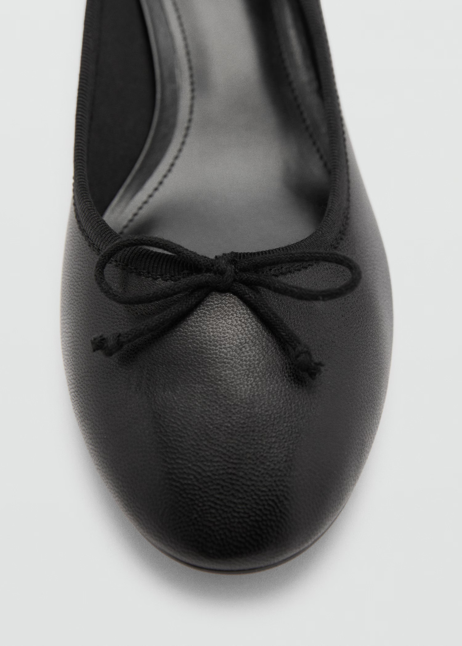 Heeled ballet flats with leather bow | MANGO (UK)