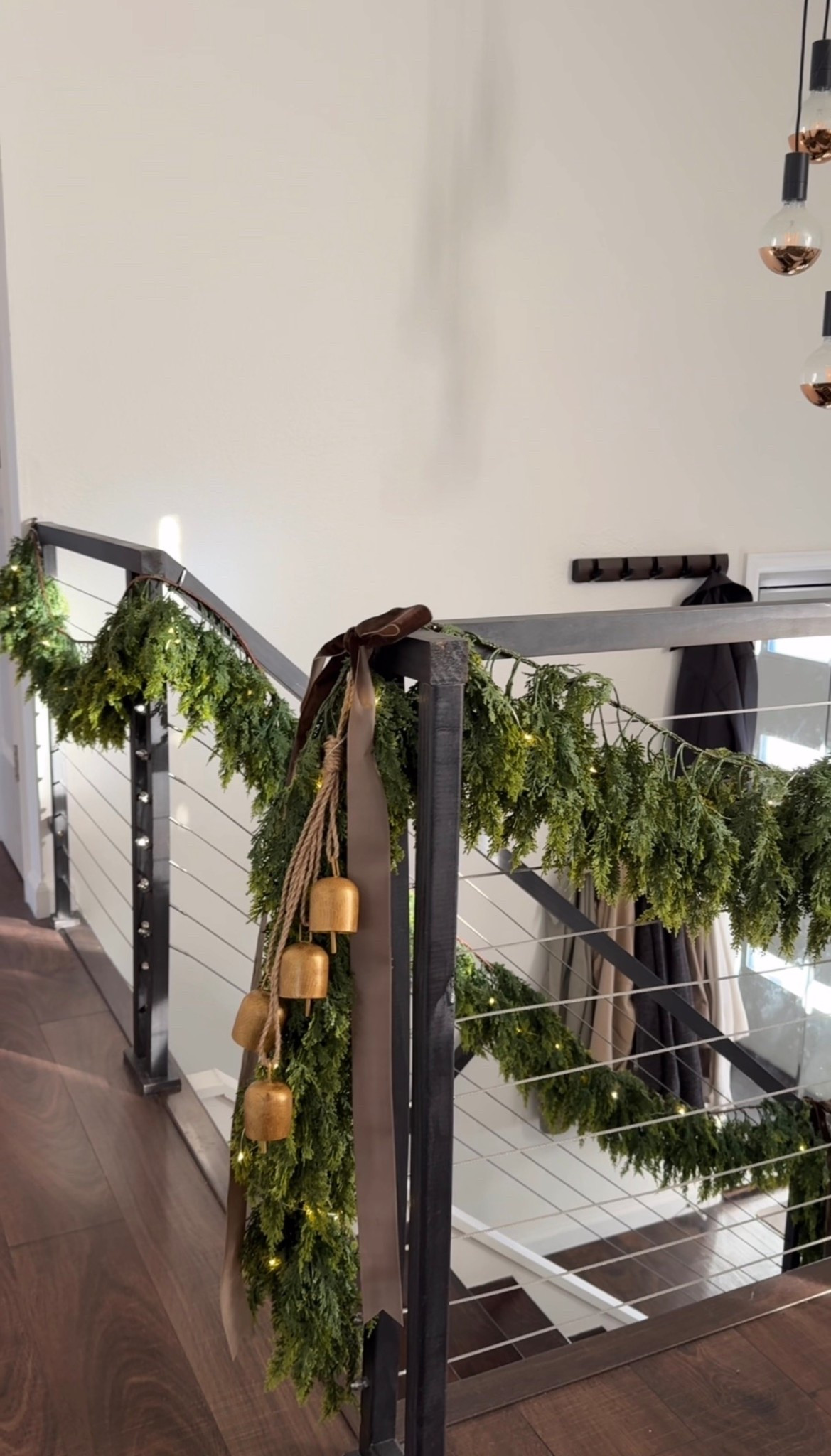 Realistic fluffy Christmas garland 🤎🎄Chris

#LTKHome #LTKSeasonal #LTKHoliday